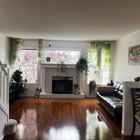 Hidden Valley New Basement Suite With Private Bathroom! YYC Kültér fotó