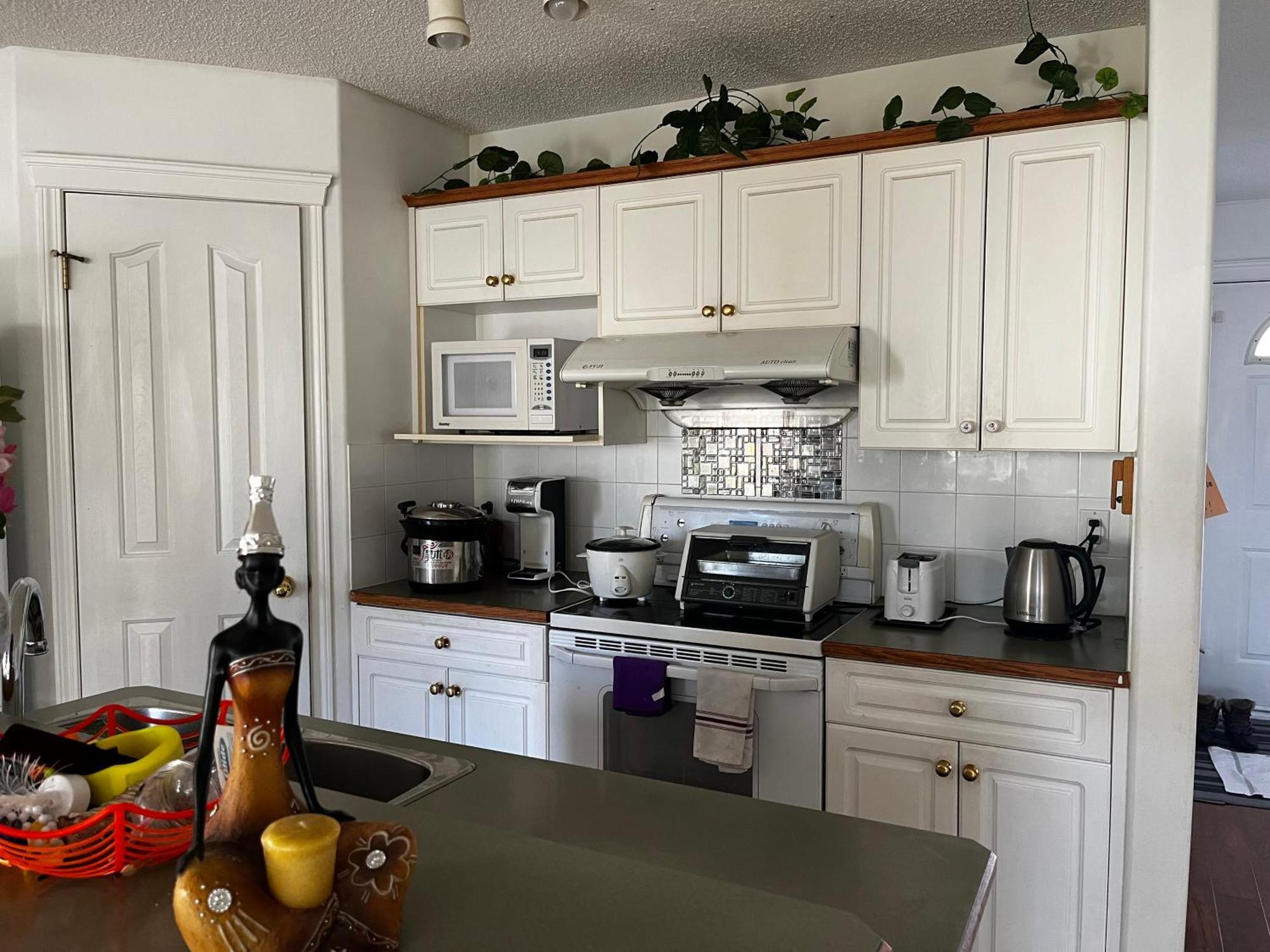 Hidden Valley New Basement Suite With Private Bathroom! YYC Kültér fotó