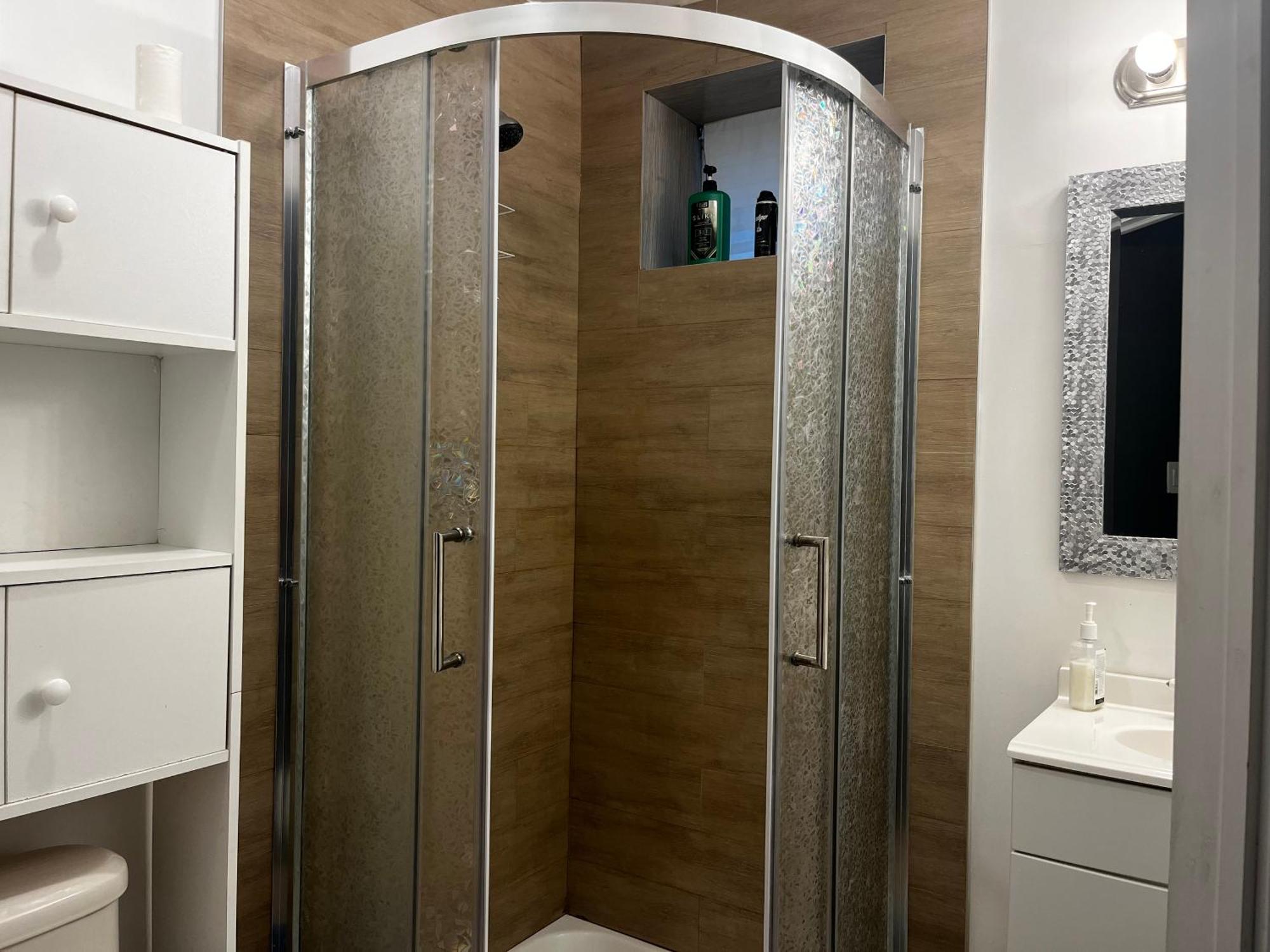 Hidden Valley New Basement Suite With Private Bathroom! YYC Kültér fotó